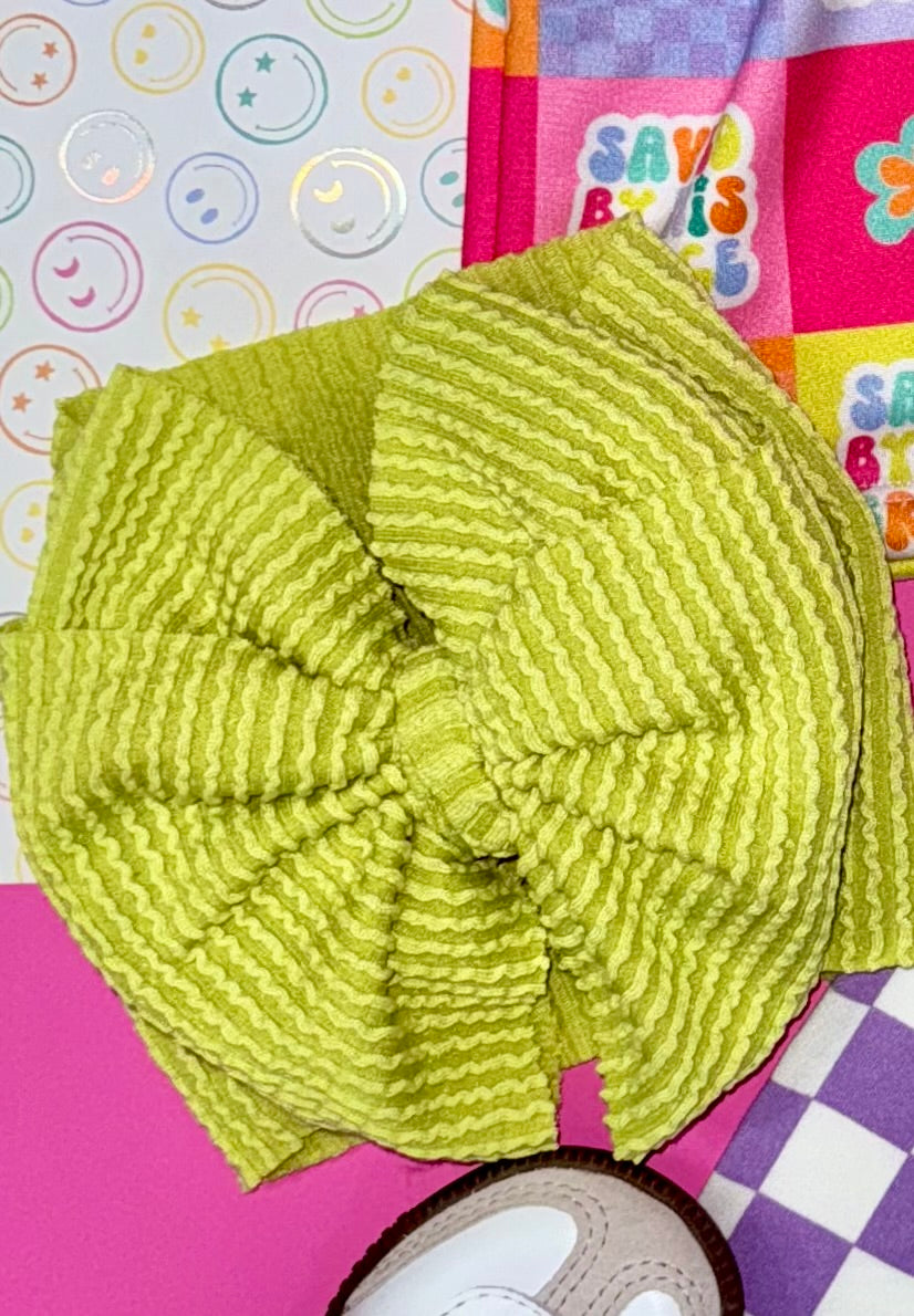 Green waved rib bows
