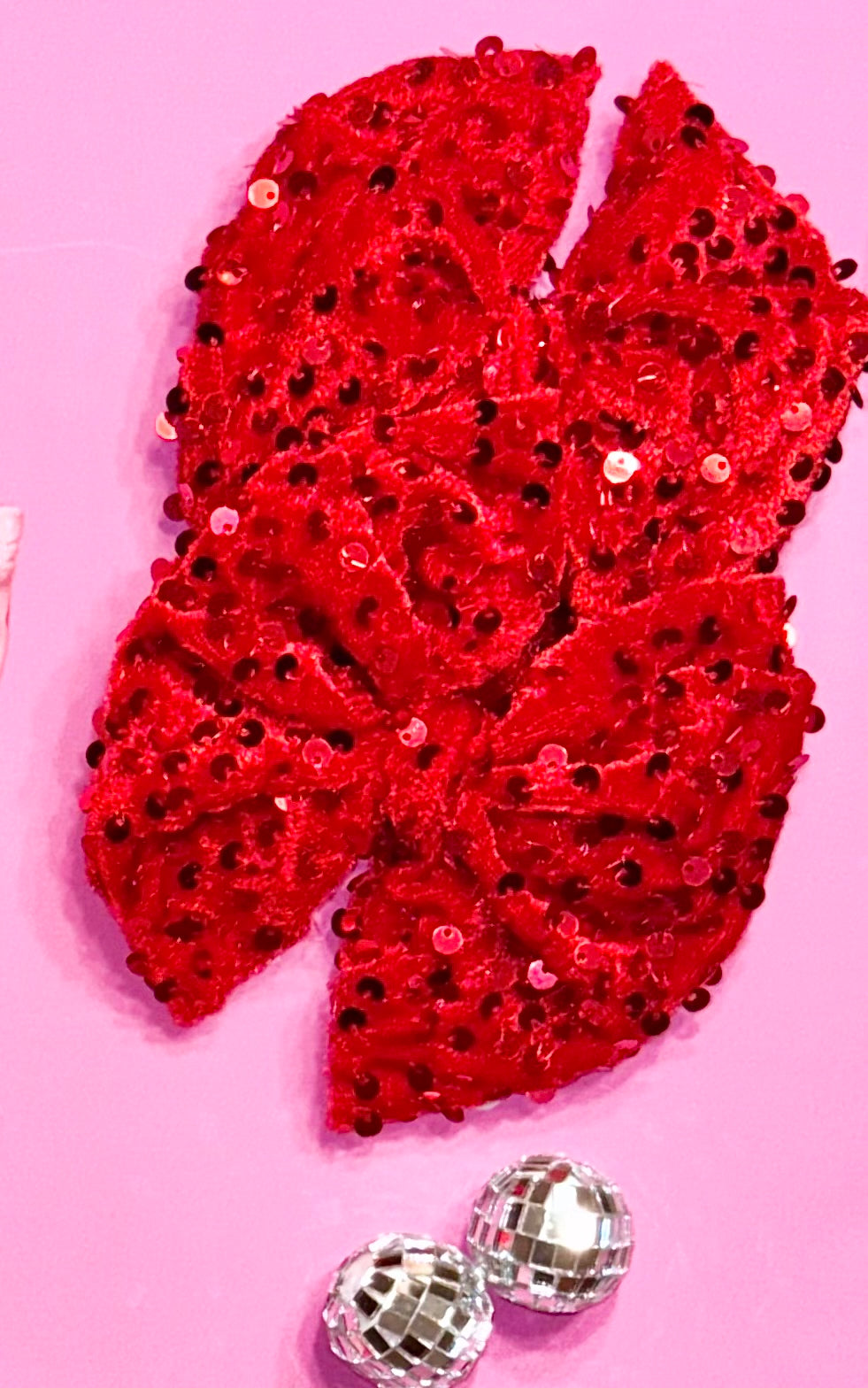 Red sequins bows