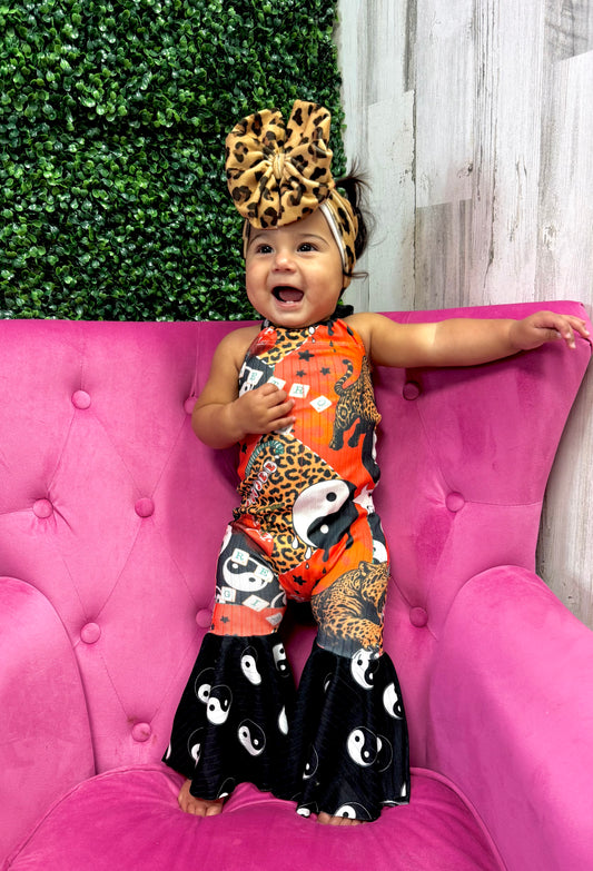 Very retro girl 🍒🎱🐆