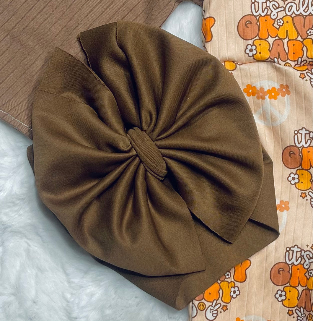 Brown fall bows