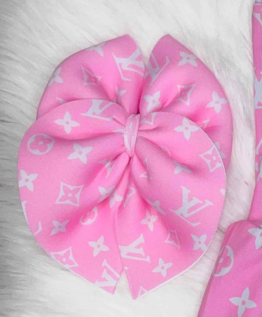 Pink Louis bows