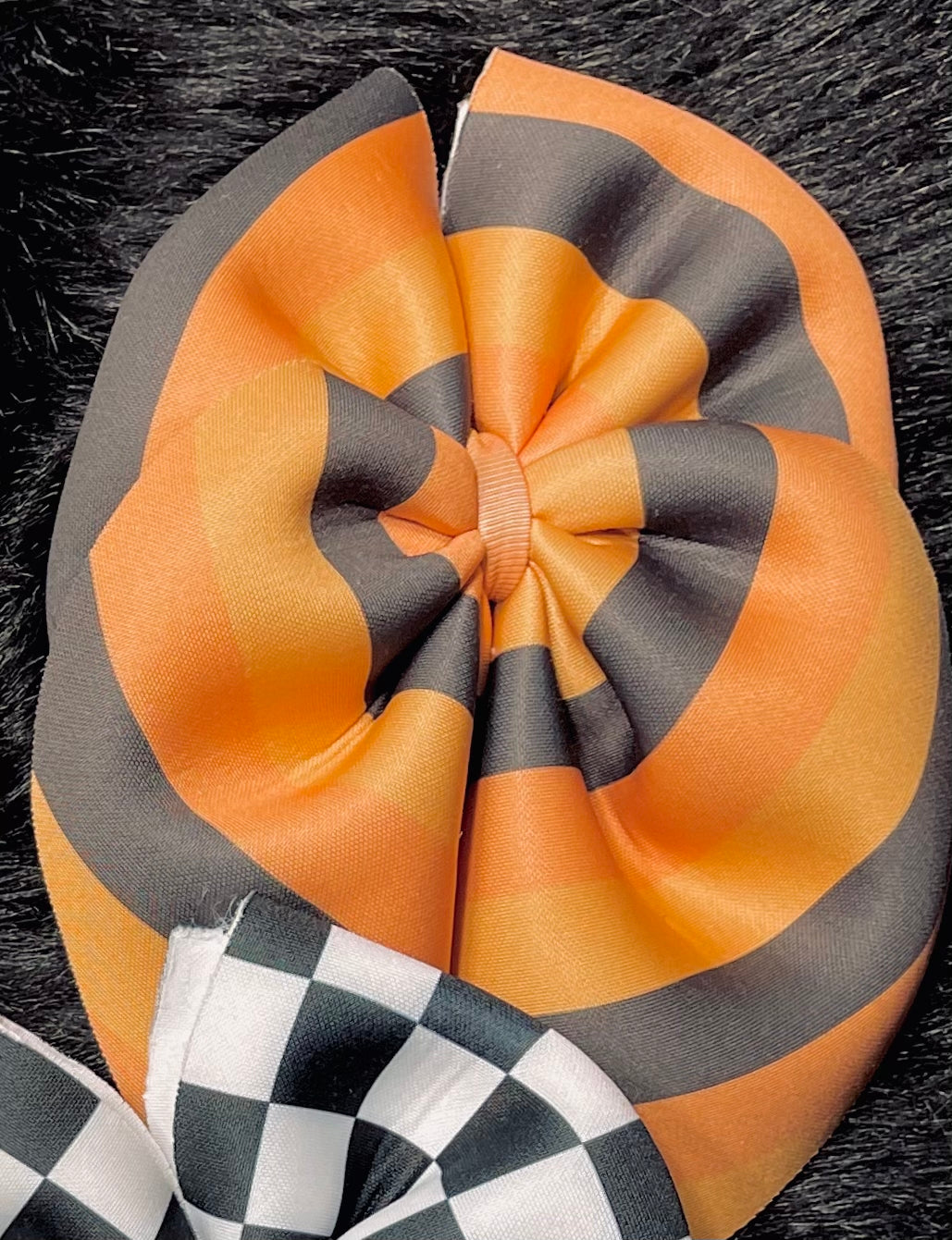 Groovy ghost stripes bows