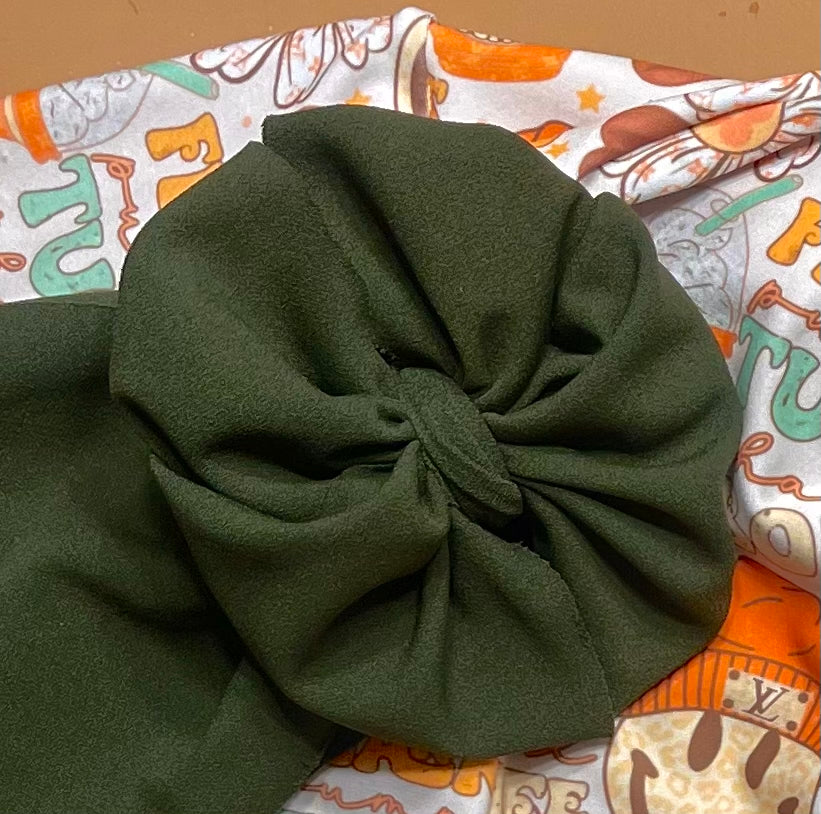 Olive fall bows
