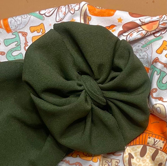 Olive fall bows