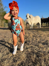 Load image into Gallery viewer, Mama tried
